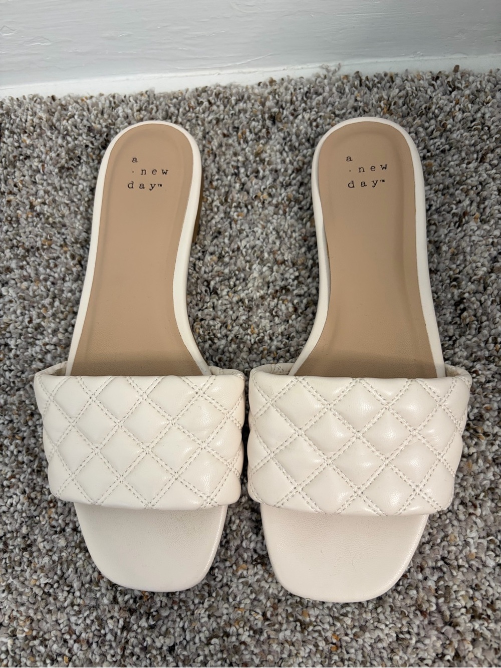 A New Day Quilted Slide Sandals Cream/Ivory Women’s Size 6.5